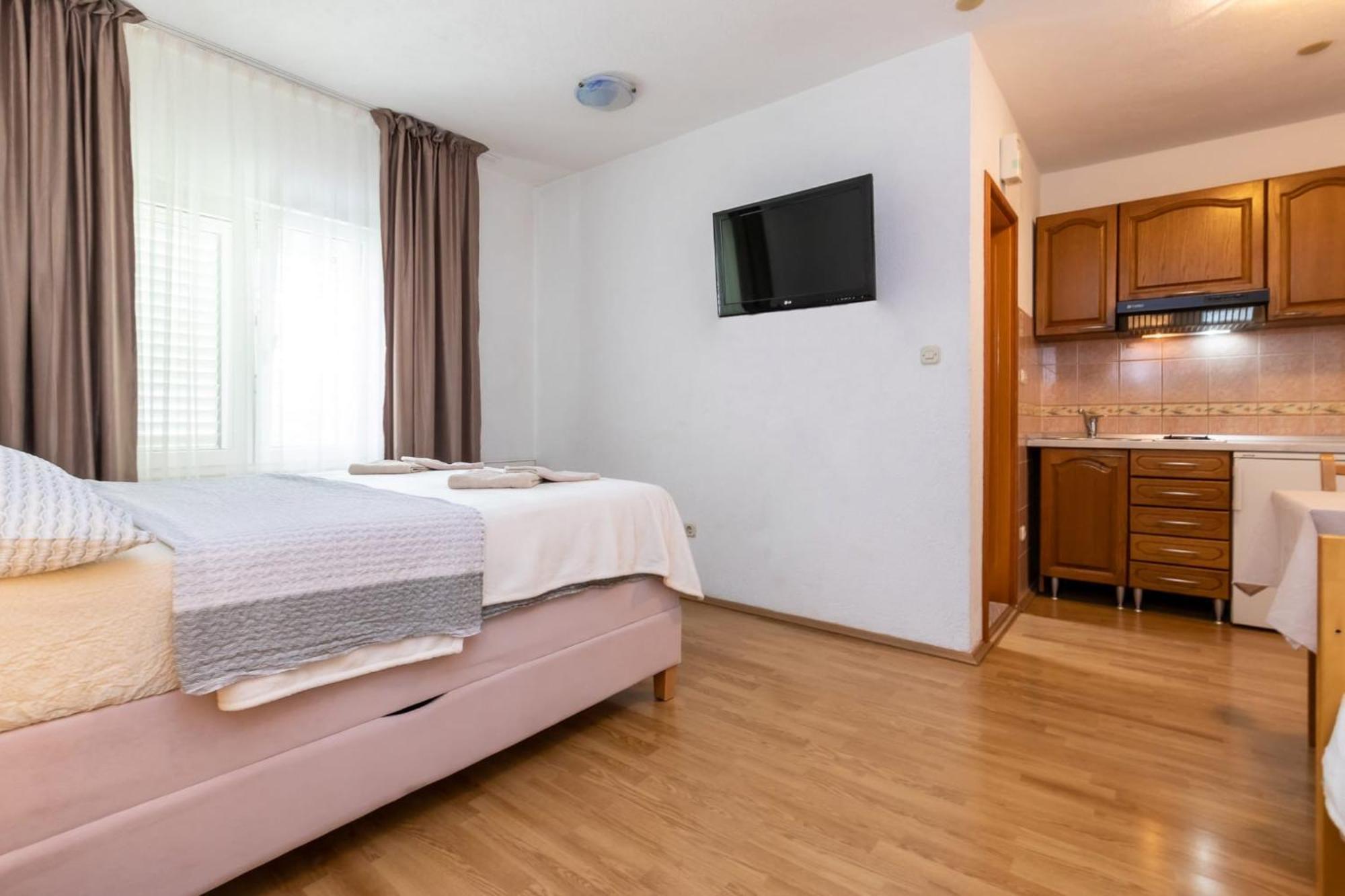 Apartments Dino Kaštela Zewnętrze zdjęcie