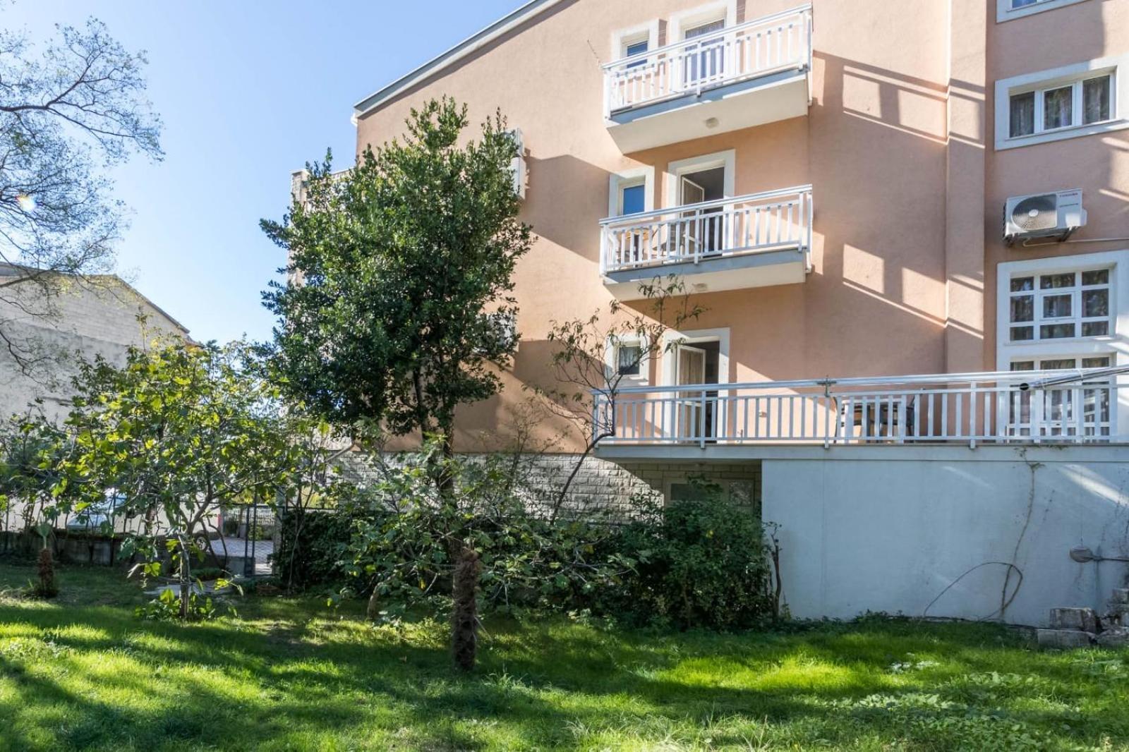Apartments Dino Kaštela Zewnętrze zdjęcie