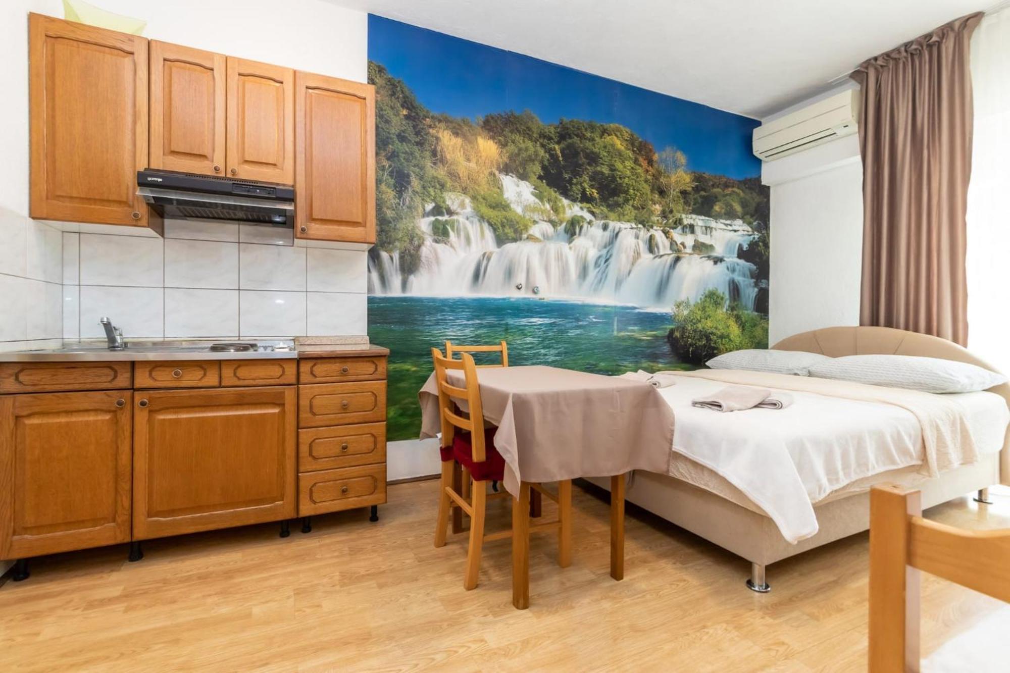 Apartments Dino Kaštela Zewnętrze zdjęcie
